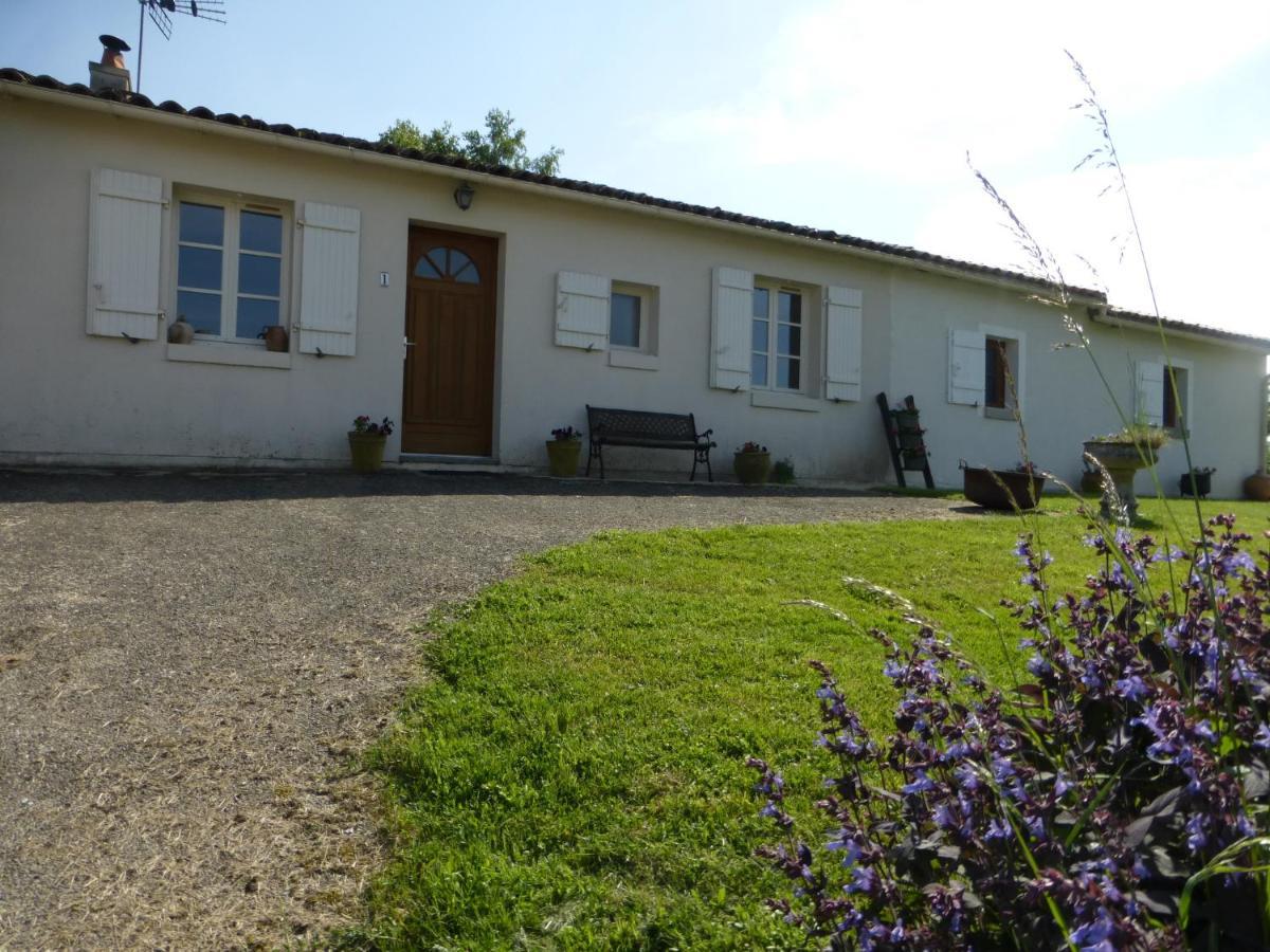 Chez Kate Panzió Charroux  Kültér fotó